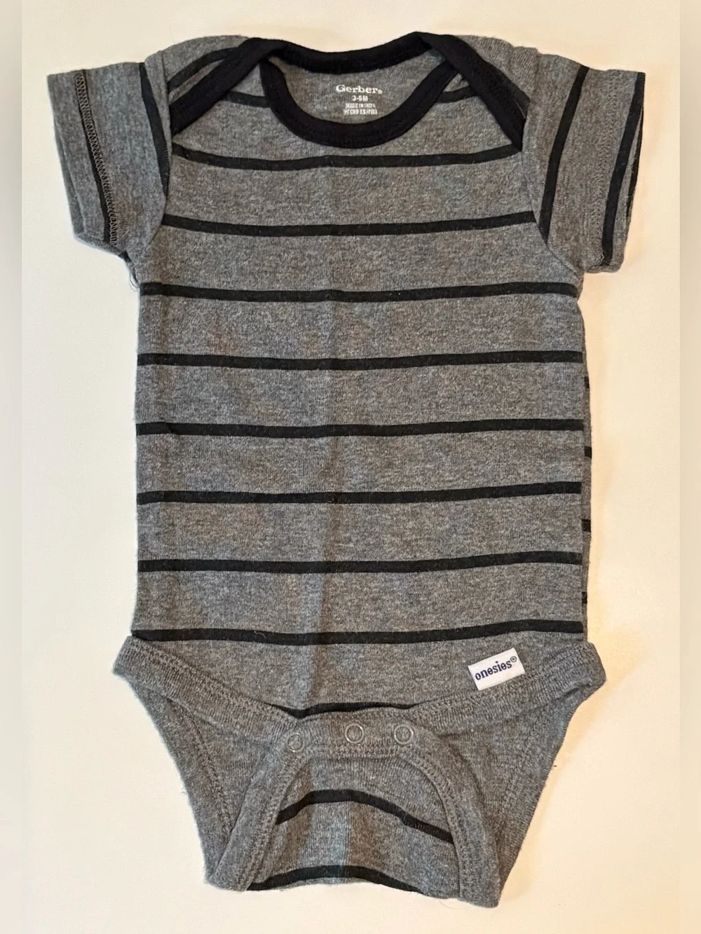 New Gerber Baby Onesie Clothing Baby 3-5 months Gift Baby Shower Boy Girl